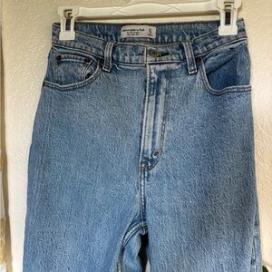 Abercrombie Curve Love 90s Jeans